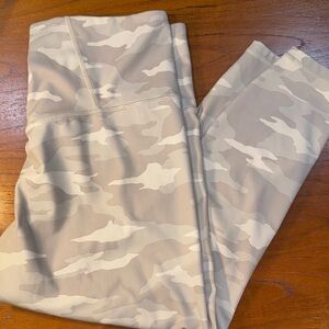 Athleta Elation Gray Camo 7/8 Tight - 1X